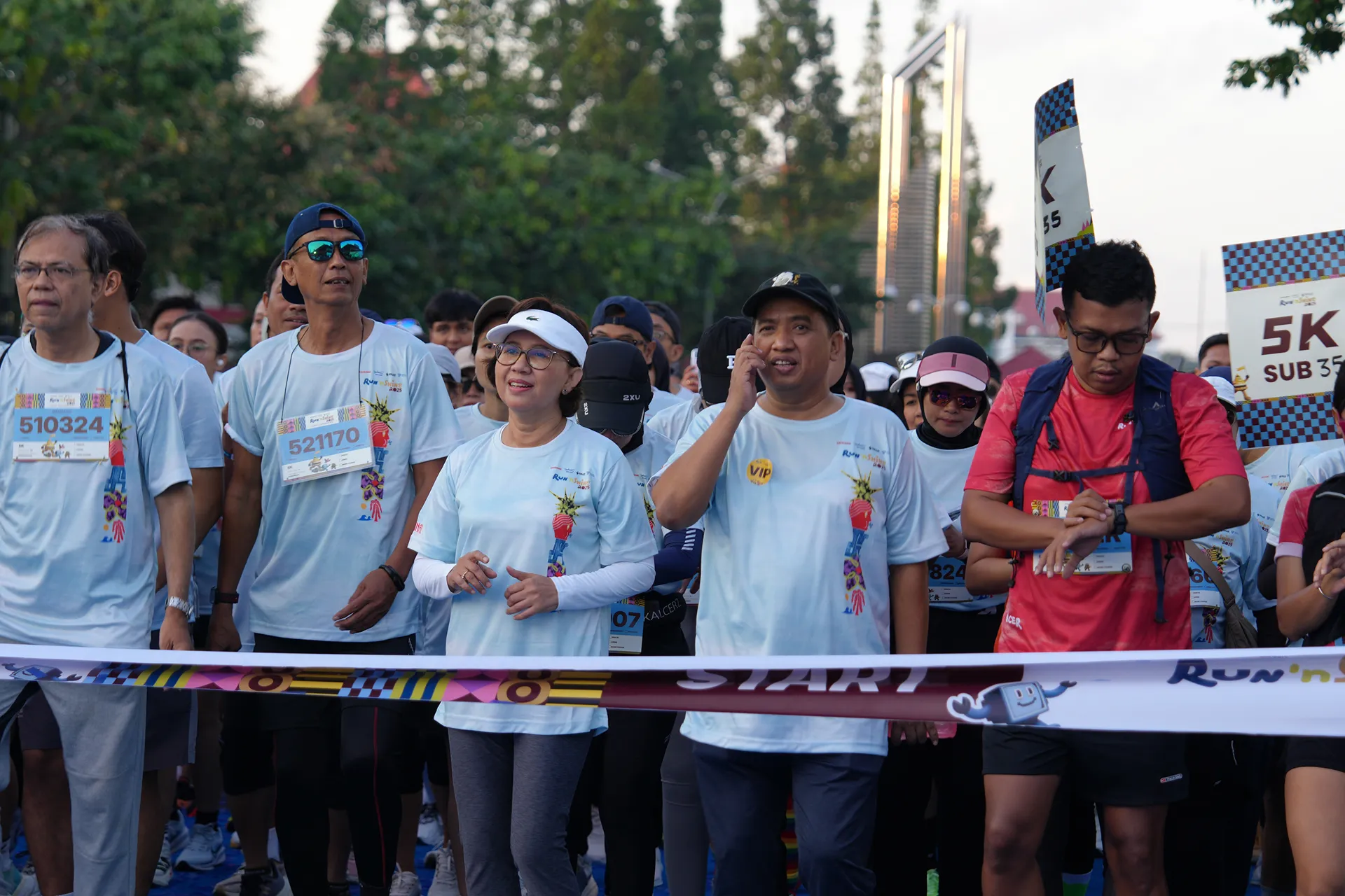 Suasana garis start fun run Run'nShine di GIK UGM Jogja